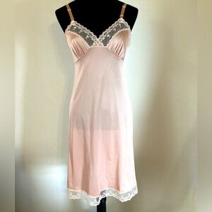 Vintage Shadowline nylon full slip dress w/ white lace 34 beige tan cream nude